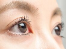 ナチュラルでも華やかで印象に残るお目元に