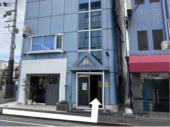グレイッシュ(GRAYISH)/■青い建物ビバレイビル２階