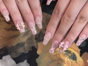 エイナネイル(einanail)/チェックデザイン+美形フォルム