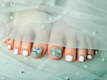 モンテリ(MONTERI)/親指キラキラフットネイル