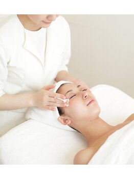 クリニカルエステ イーズ ミーナ京都店/レモンボトル施術1