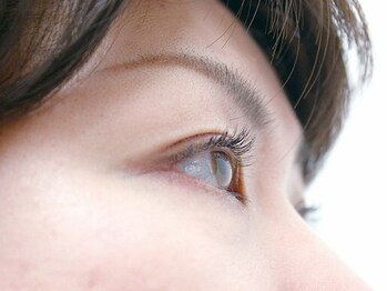 プリエ(PRIER)の写真/≪ まつ毛を傷ませない。大人のまつ毛パーマ≫キューティクル補修で艶としなやかさが叶う。初回3080円♪