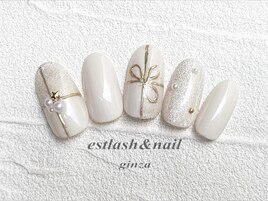 ホワイトプレゼントネイル