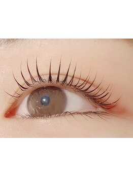 ナチュラル上品な目元にしたい