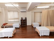 東洋はり灸院 大津石山院/施術ベッド