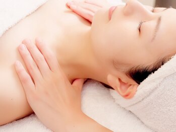 メナードフェイシャルサロン 高槻町/6.デコルテケア