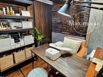 マキシムーン 横浜(Maximoon)