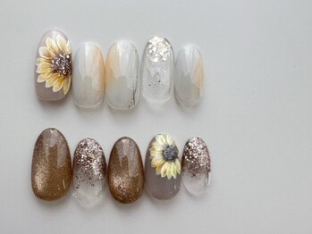 ヴィヴィアン ネイル(Vivian nail)の写真/夏の主役ネイル【ひまわりアートコースクーポン¥10500】品よく輝く、夏の指先で周りと差をつけたい方に＊
