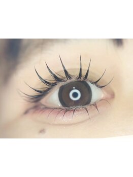 ナチュラル上品な目元にしたい