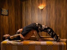 「二人で行うヨガ」とも言われる本格タイ古式をぜひお試しあれ☆