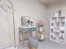 アイモア 吉祥寺店(eye mor.)の雰囲気（ドレッサーも完備しているのでお出かけ前もかわいく★）