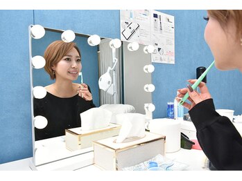 ホワイトニングルーム 横浜店(Whitening Room)/歯みがきをして終了です★
