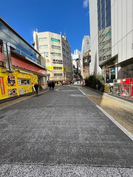 チーク 新宿南口店(cheek)/8,直進