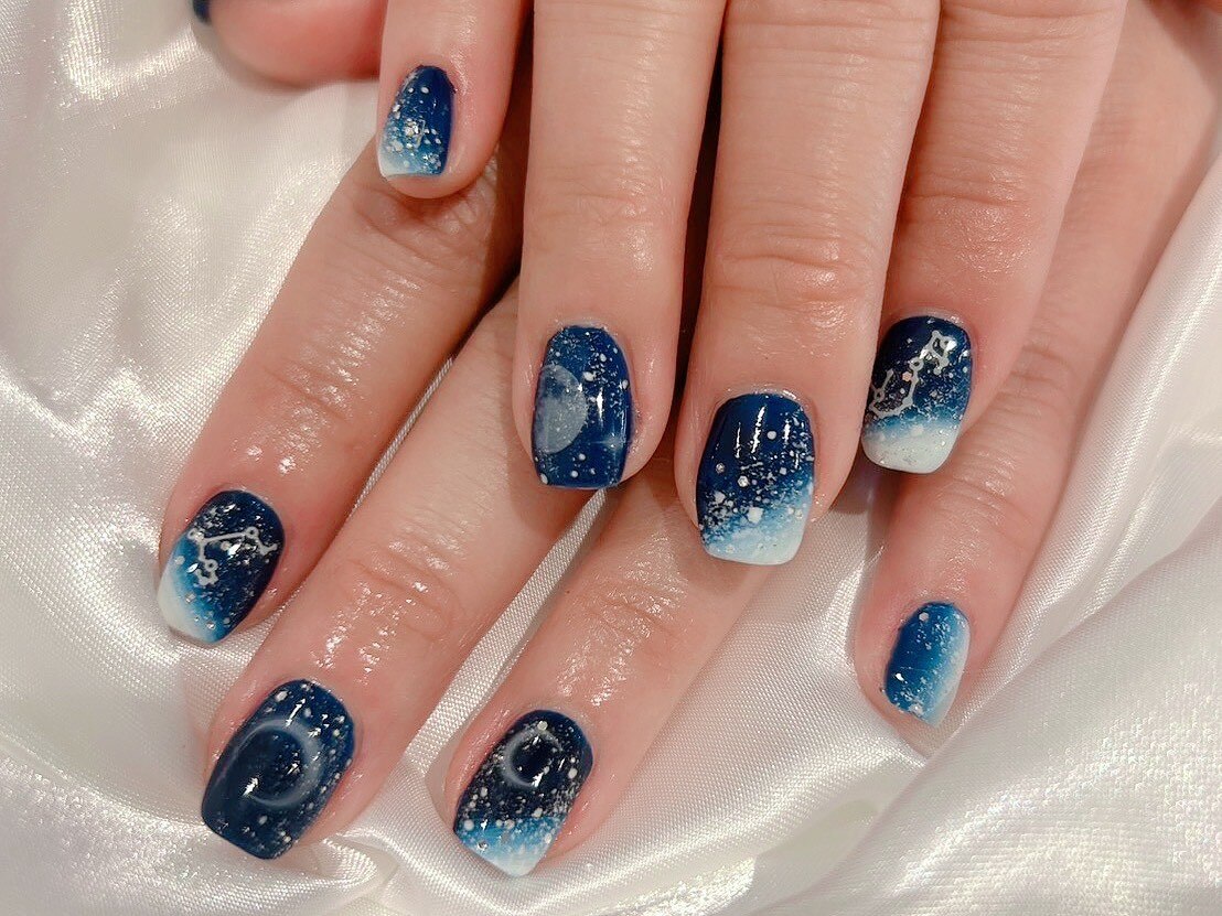 2026年夏トレンド】星空のネイルデザイン集｜人気順｜ホットペッパー