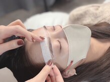 ワックス脱毛で眉毛を整え朝のメイクをグッと楽に☆