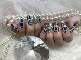 【Miyu】チェック蝶々ネイル