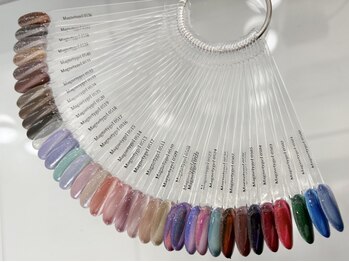 イーヴィック ネイル 津新町店(E-vik nail)の写真/〈津新町〉カラー豊富にご用意★人気のマグネットネイルもカラー展開多数でワンカラーでも可愛い指先に♪
