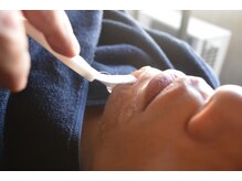 ノーブル(NOBLE)/早速施術！ジェルを塗ります☆