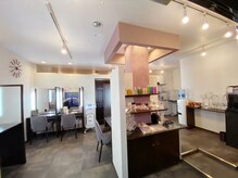 自宅用美肌アイテムが試せるセルフブース完備♪（ブース予約要）