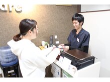 トータルケア 大宮西口整体院/受付の様子