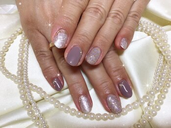 ウィズ フェリーク/ブラウンキルティングネイル