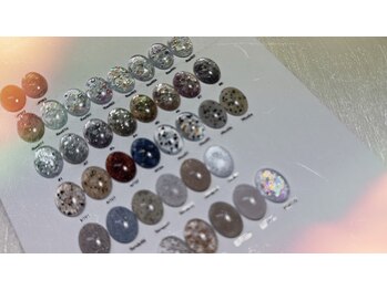 ポグ(po:gu)の写真/こだわり空間で楽しむ、ちゅるちゅるなマグネットネイル！ご新規様は他店付替えオフ無料です♪