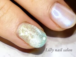 貝殻モチーフネイル