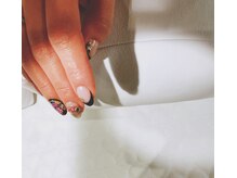 手に深い保湿を与え乾燥やひび割れを改善スクラブは使いません