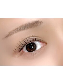 ナチュラル上品な目元にしたい