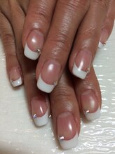 ネイルサロンふわり/フレンチ＋ストーン１０粒