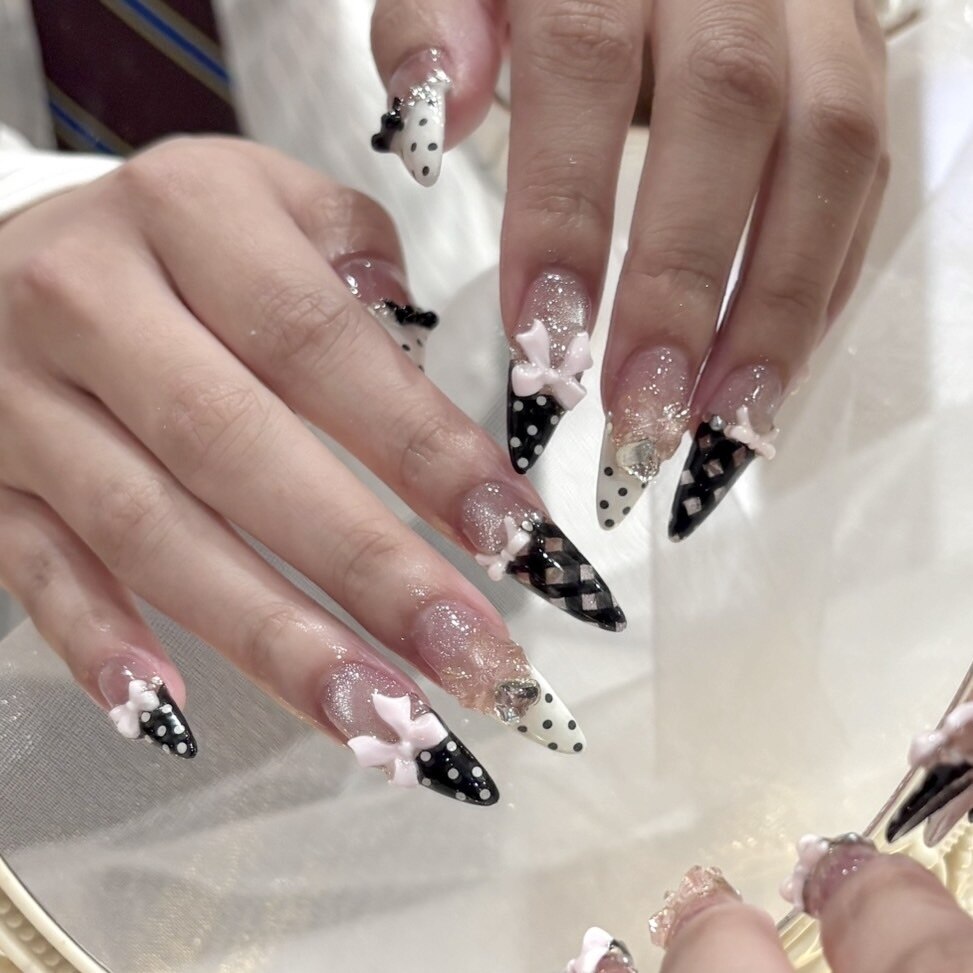 期間限定価格！長さ出し持ち込みデザインネイル10 本 \13750〜 