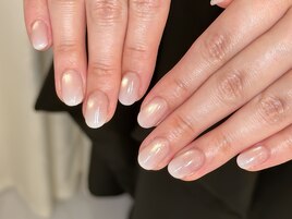 enoiマグネット×白グラデネイル