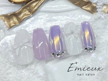 エミュー(Emieux)/紫オーロラネイル