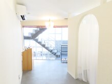 ブリス 静岡店(BLISS)の雰囲気（明るい店内に半個室でゆっくりしたお時間を過ごしていただけます）