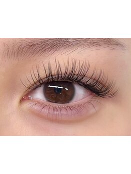 ナチュラル上品な目元にしたい