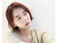 髪色や素肌に馴染む眉カラーでお顔全体に透明感を