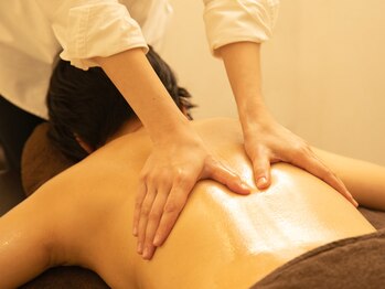 ボディケアサロン ツボミ(Tsubomi)の写真/全身を流すオイルリンパトリートメントで心身をリセット！疲れを癒す特別な自分時間をお楽しみください♪