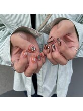 ムーイ 外苑前(mooi.)/brown line nail