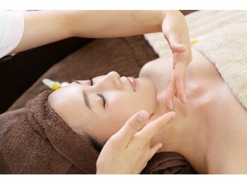 Belle Eclat フェイシャル&リンパ プライベートサロン【8月上旬NEW OPEN(予定)】の写真/人生で一番キレイな日に向けた極上花嫁ケア☆ドレスから見える背中・デコルテ・二の腕を美しくトータルケア