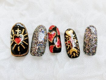 ネイリシャス(NAILICIOUS)/アート感十分なハートネイル！