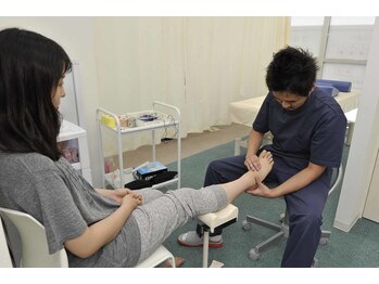 上高田つつじ整体院/施術風景