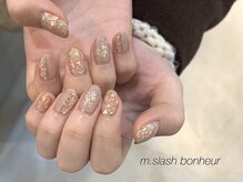 エムスラッシュ ネイル たまプラーザ(M.SLASH)/ベージュ×シェルネイル
