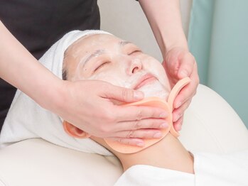 ルナレーナ化粧品 西鉄グランドホテル店の写真/［鼻周り毛穴パック付 クレイシェービング］美容液+スチーマーで鼻周りの毛穴を徹底的にパック！