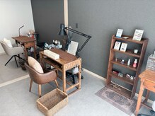 落ち着いた雰囲気でリラックスできる店内＊