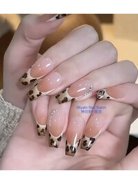 ヒョウ柄ネイル