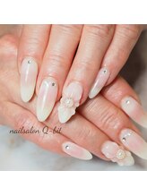 ネイルサロン キュービット(Q-bit)/チーク×ぷっくりお花