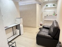 全力ストレッチ 江坂店の雰囲気（清潔感のある受付スペースとなります。ストレッチ、揉みほぐし）