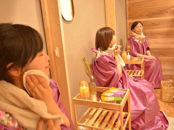 プラスイチド(+1°C)の写真/友達,ご家族と一緒に本格温活を楽しむ黄土よもぎ蒸し♪ペア割引あり◎3人組で貸切も可能!初めての方も歓迎*