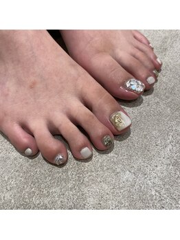 ヴィヴィアンビューティ ネイルアンドアイ Viviean Beauty Nail & Eye/西森 ニュアンス フットネイル