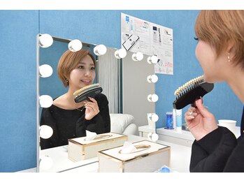 ホワイトニングルーム 横浜店(Whitening Room)/歯の色をチェック♪